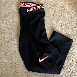 Nike Pro Cropped Workout Leggings